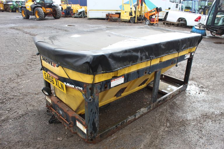 SNOW EX V-MAXX 8500 GRITTER