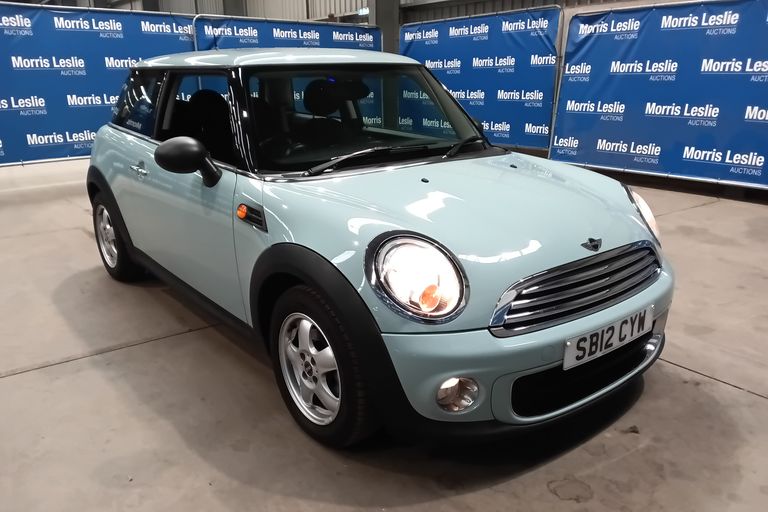 MINI HATCHBACK