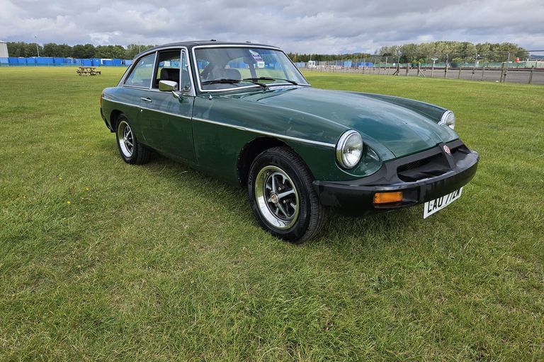 MG B GT