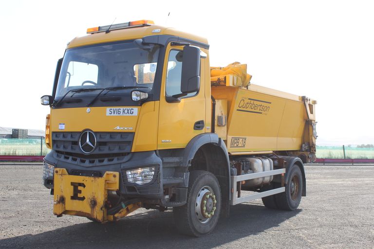 MERCEDES-BENZ AROCS (1) 1824