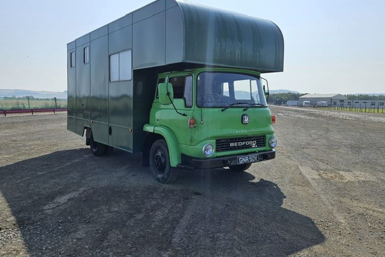 BEDFORD TK