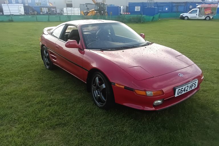 TOYOTA MR2