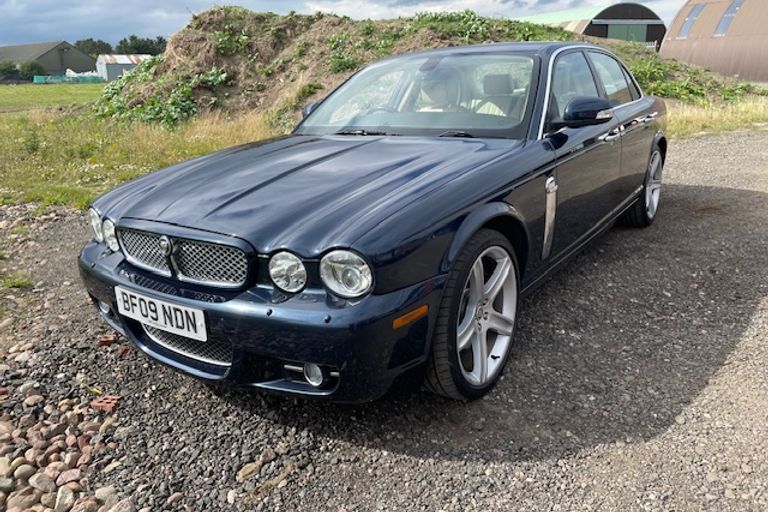 JAGUAR XJ SERIES