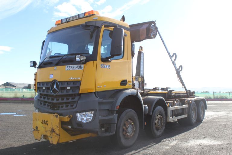 MERCEDES-BENZ AROCS (1)