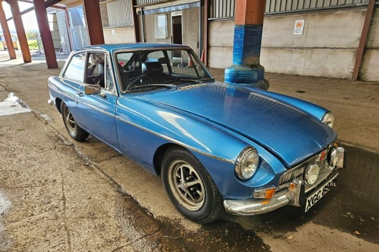 MG B GT