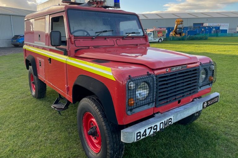 LAND ROVER 110 V8 REG P