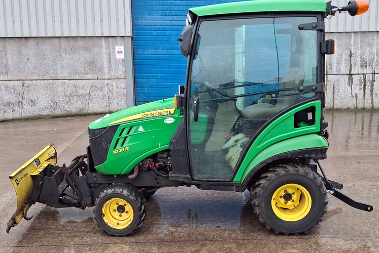 JOHN DEERE 1026R