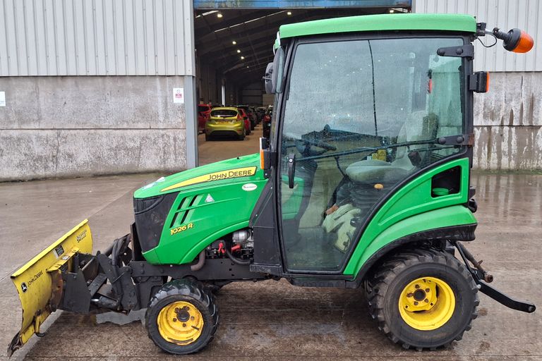 JOHN DEERE 1026R