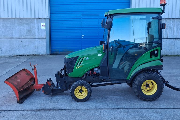 JOHN DEERE 1026R