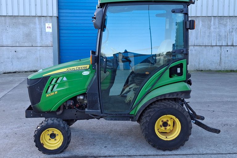 JOHN DEERE 1026R