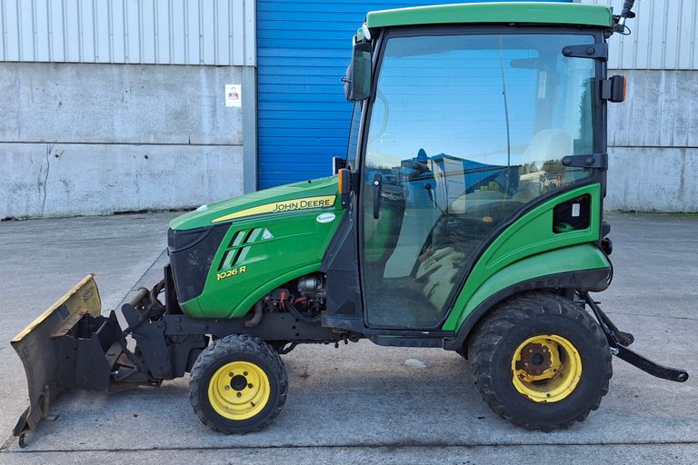 JOHN DEERE 1026R