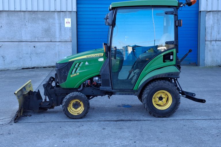 JOHN DEERE 1026R