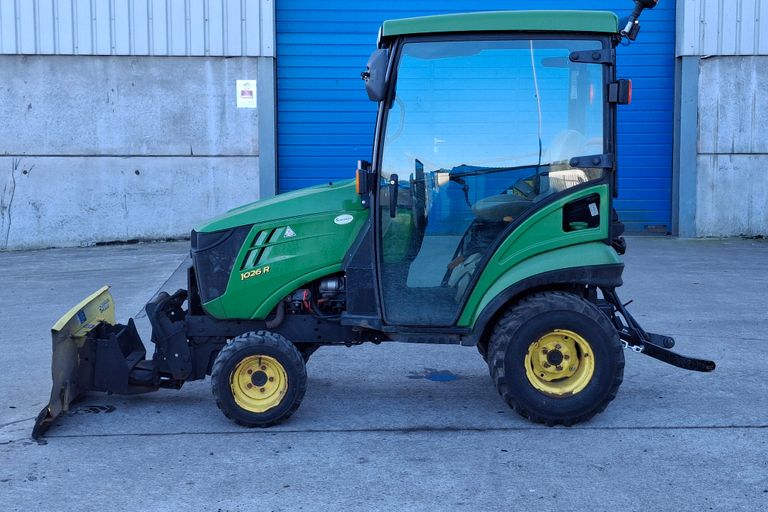 JOHN DEERE 1026R