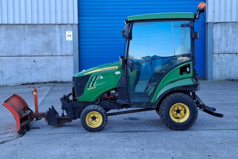 JOHN DEERE 1026R