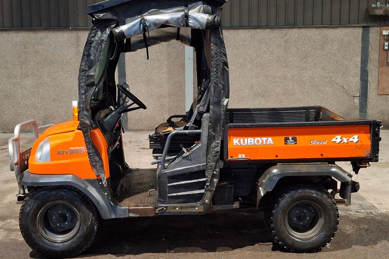 KUBOTA RTV900