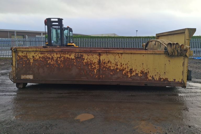 HOOKLIFT TIPPING BODY
