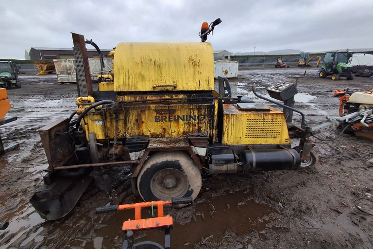 BREINING TOWABLE TRAILER 