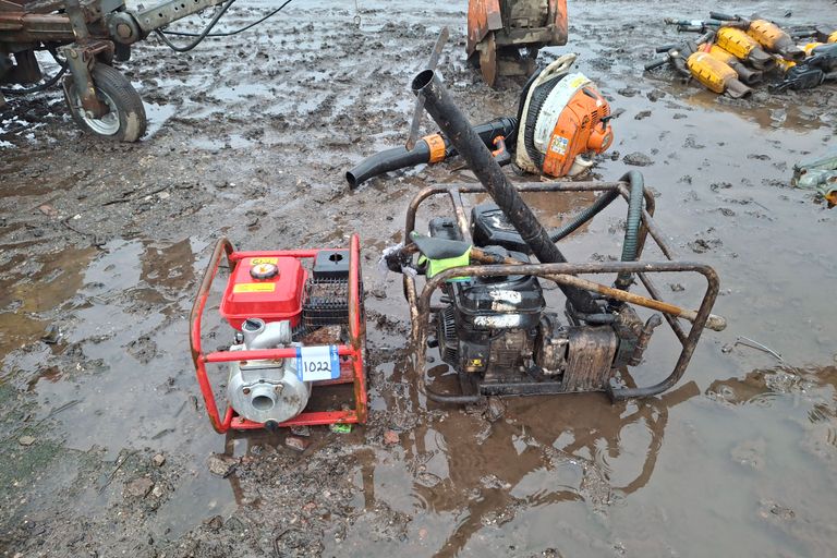 WATER PUMP AND PROPANE SPRAYER 