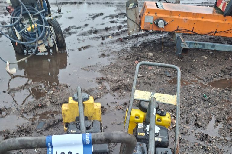 2X WACKER PLATES - PARTS MISSING 