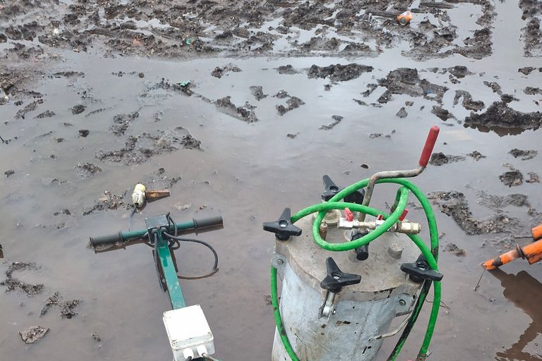 PRESSURE TUB AND SANDER 