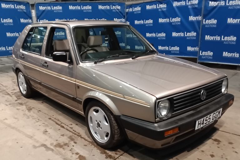 VOLKSWAGEN GOLF