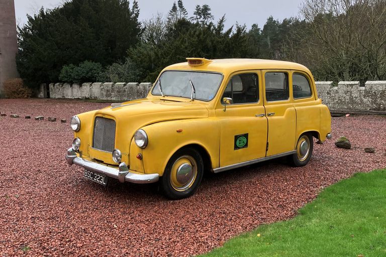 AUSTIN F X4 TAXI/HIRE CAR