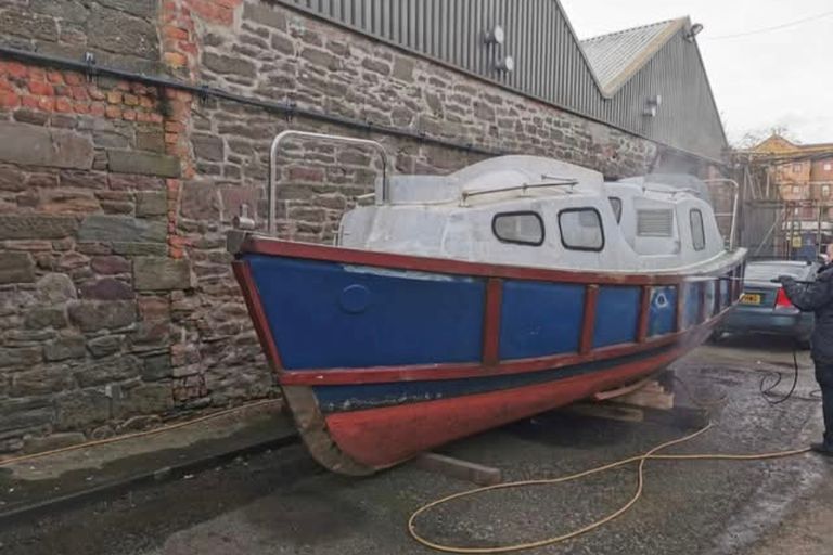 1976 EX ROYAL NAVY LAUNCH BOAT 