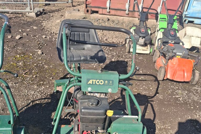 ATCO ROYAL 24E CYLINER MOWER 