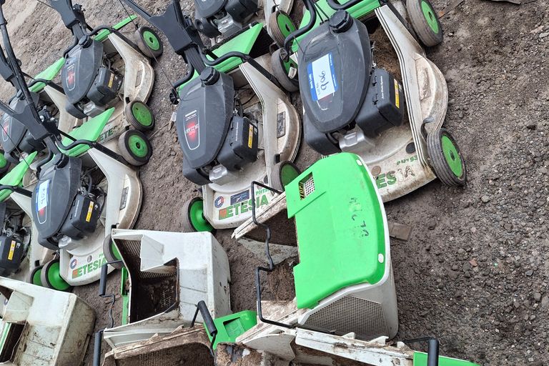 4x ETESIA MOWERS AND BOXES 