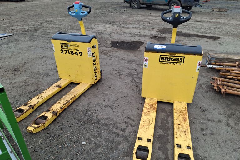 2X PALLET TRUCKS -  SPARE OR REPAIR 