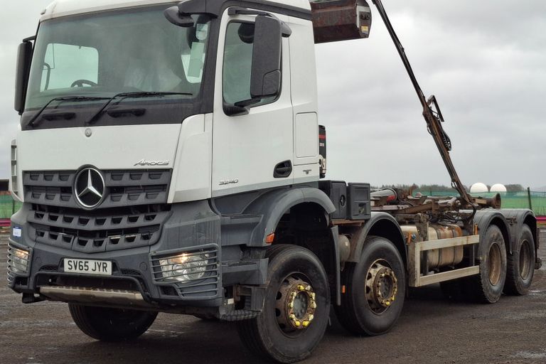 MERCEDES-BENZ AROCS (1)