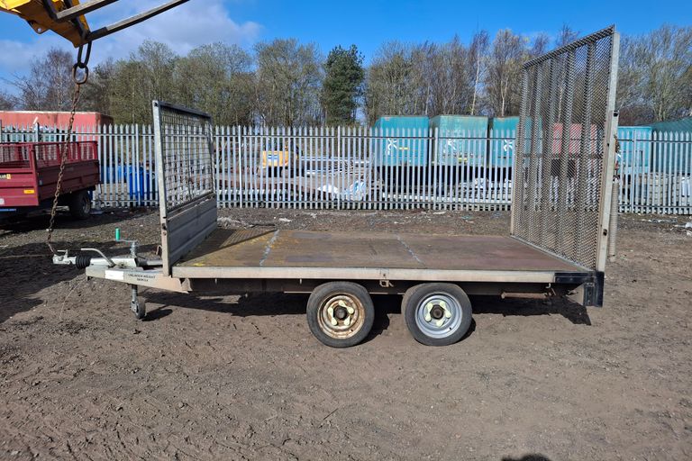 INDESPENSION DOUBLE AXLE TRAILER 