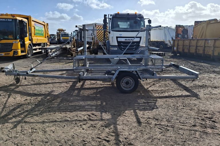 BATESONS DIGGER TRAILER  